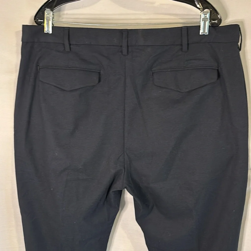 Banana Republic Men's Black Brushed Pleated Pants Size 38